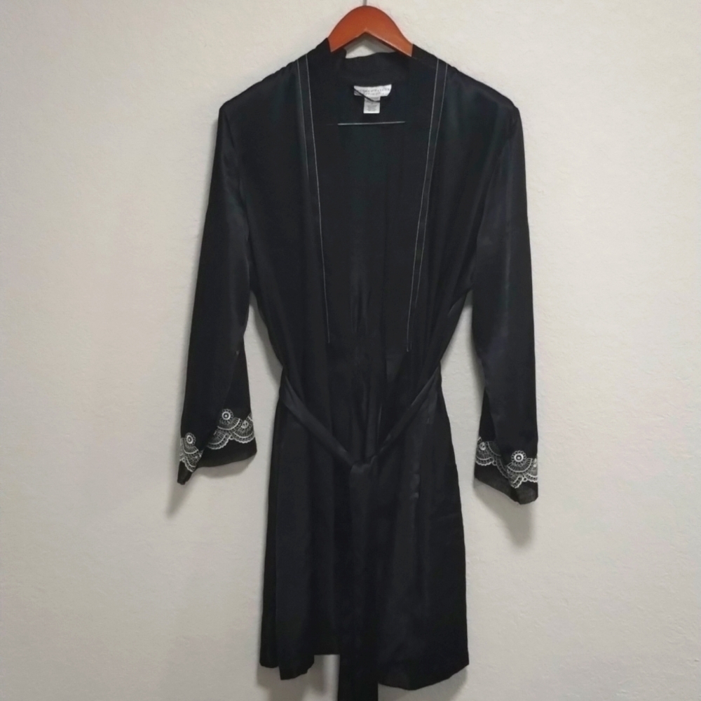 Morgan Taylor Intimates Black Robe - Picture 2 of 6